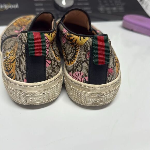 Gucci Print Sneaker Tiger Design AUTHENTIC - Like New - Size 39 Slip on Sneaker - Picture 7 of 7